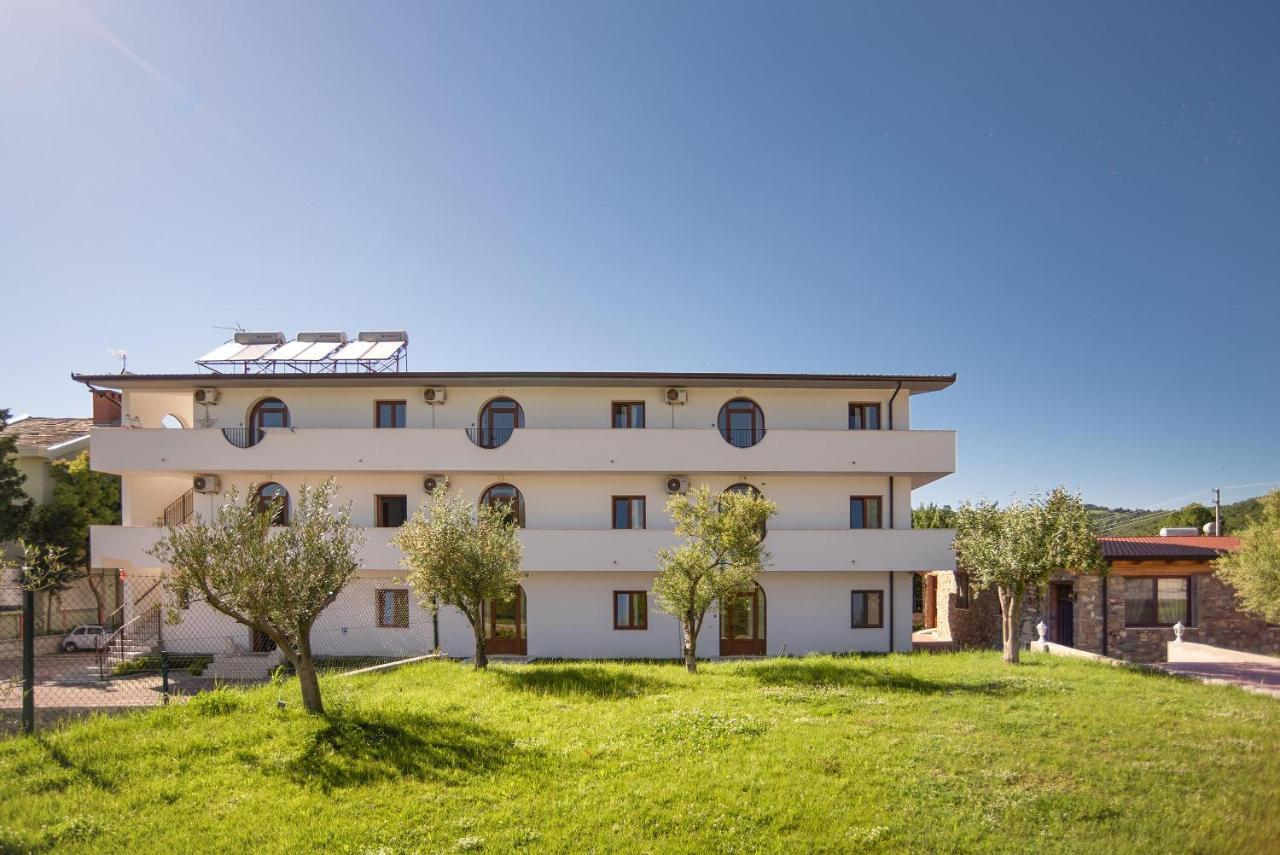 Hotel San Pietro Martin Fushe-Drac Екстериор снимка