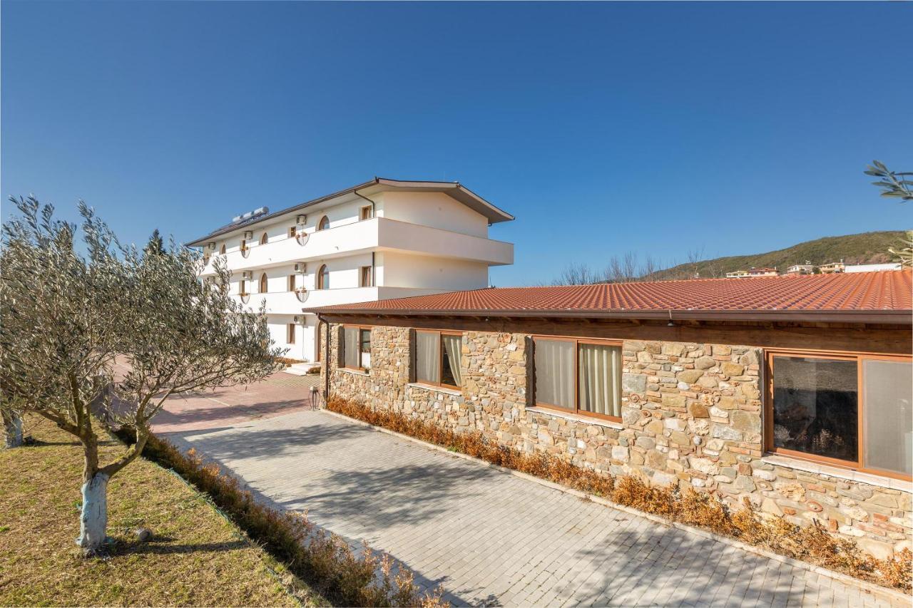 Hotel San Pietro Martin Fushe-Drac Екстериор снимка